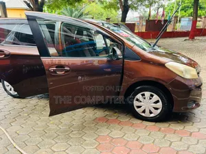 Toyota Vitz 1.0 FWD 3dr 2012 Gray