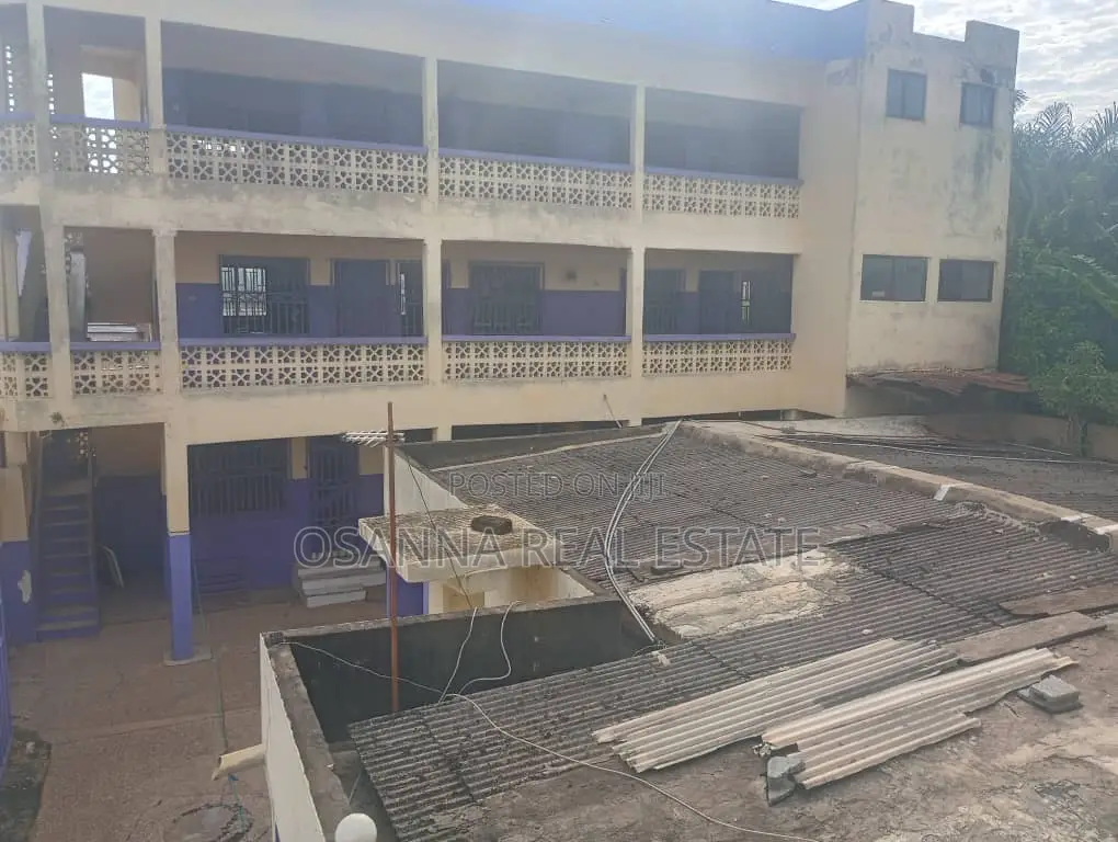 20bdrm Block of Flats in Kwashieman for sale