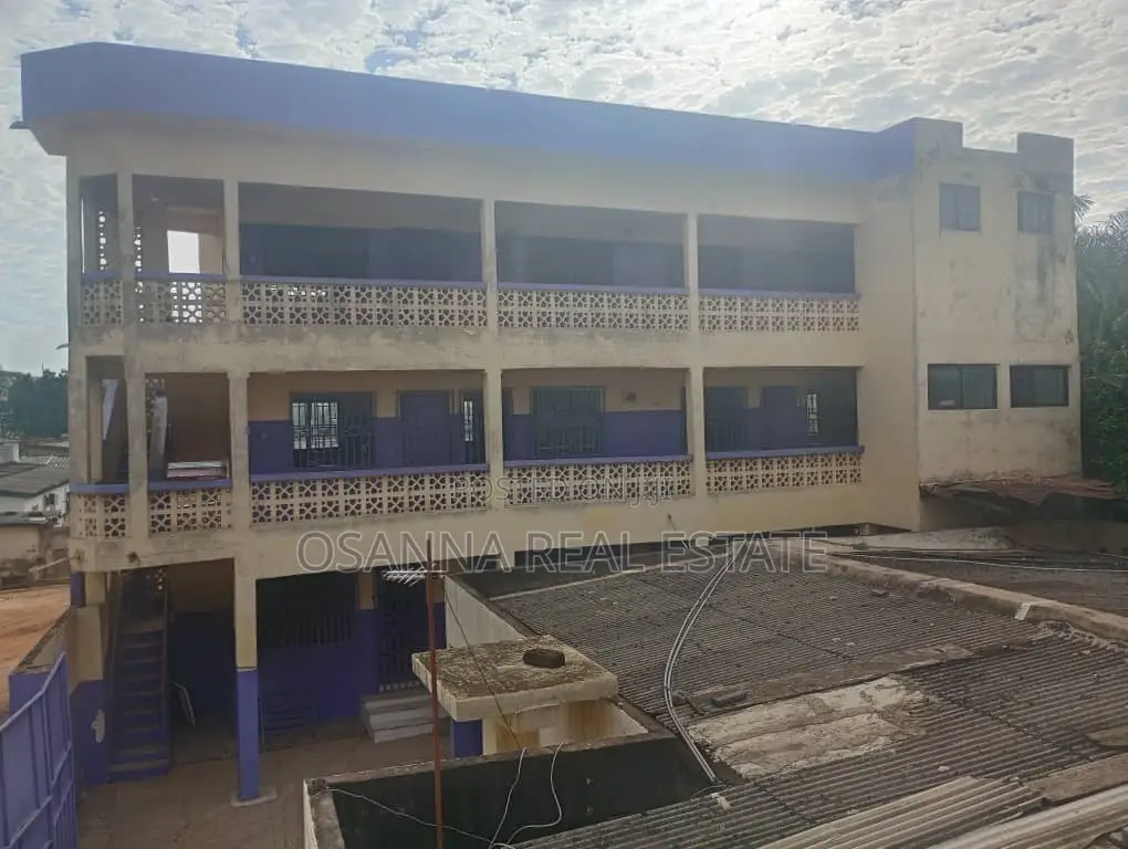 20bdrm Block of Flats in Kwashieman for sale