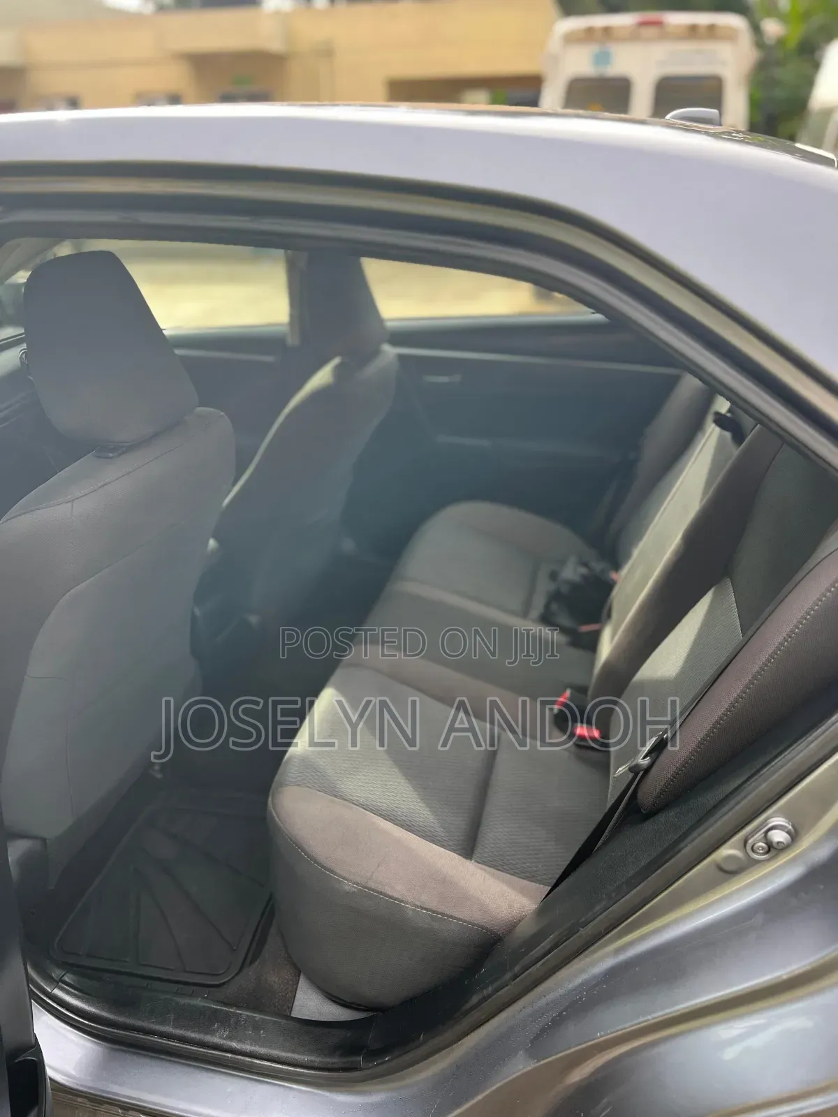 Toyota Corolla L (1.8L 4cyl 2A) 2019 Gray