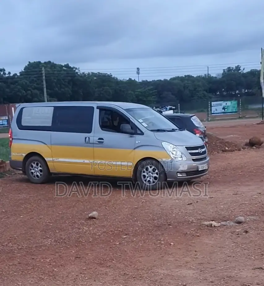 Hyundai Starex 2010 Grey