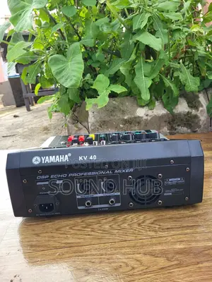 Yamaha 4 Channel Professional Powered Mixer / Amplifier