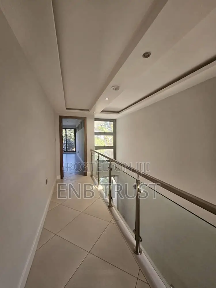4bdrm Duplex in East Airport, Melcom for sale