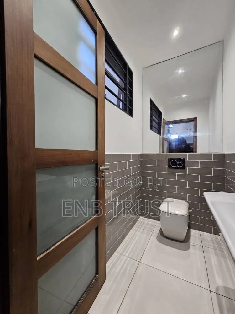 4bdrm Duplex in East Airport, Melcom for sale