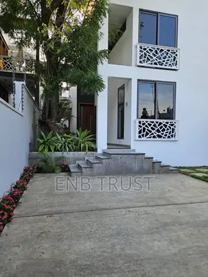 4bdrm Duplex in East Airport, Melcom for sale