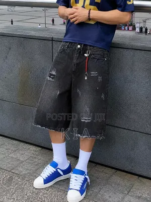 Trendy Oversized Black Denim Shorts