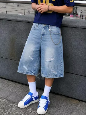 Trendy Oversized Black Denim Shorts