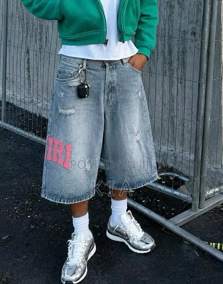 Trendy Oversized Black Denim Shorts