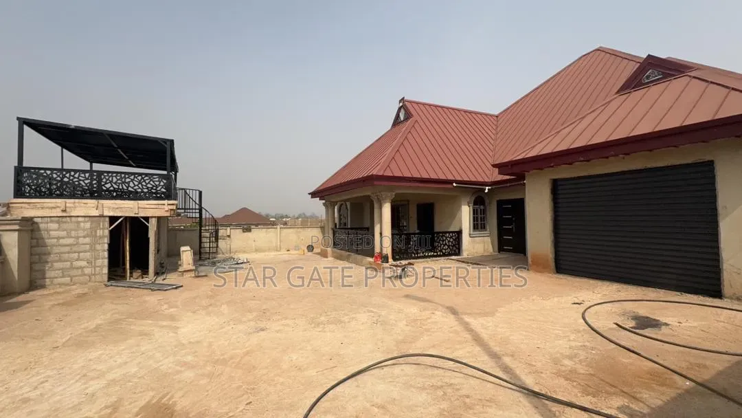 4bdrm House in Yabi, On Kwadaso, Kumasi Metropolitan for sale