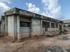7bdrm House in Emina, Kumasi Metropolitan for sale