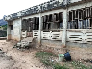 7bdrm House in Emina, Kumasi Metropolitan for sale