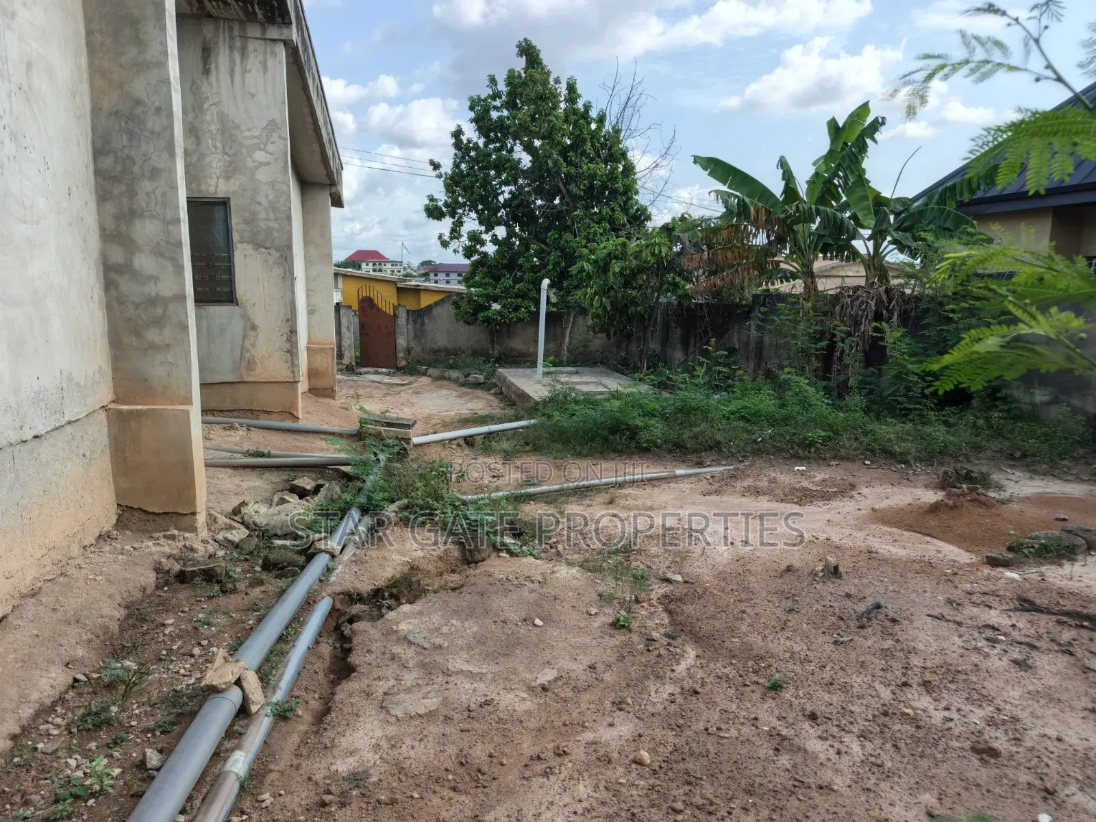 7bdrm House in Emina, Kumasi Metropolitan for sale