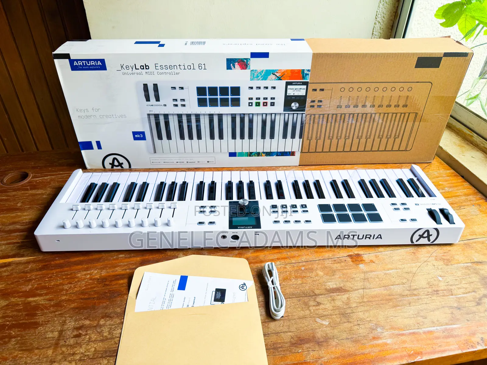 Brand New Original Arturia Keylab Essential 61 Mk3 White Bundle