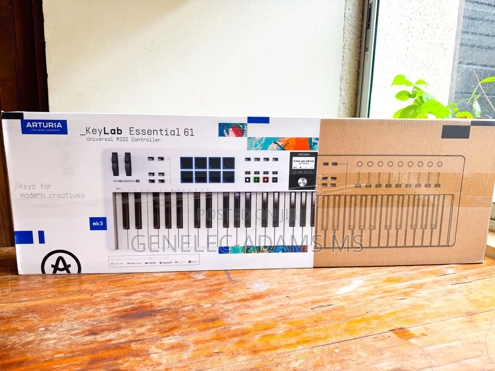 Brand New Original Arturia Keylab Essential 61 Mk3 White Bundle