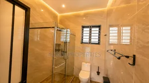 5bdrm House in Accra Metropolitan for sale