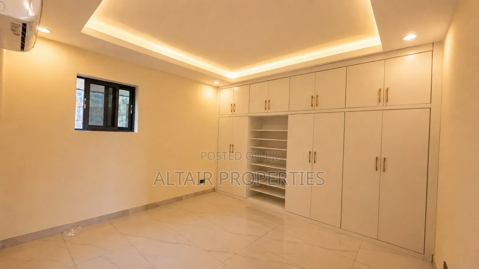 5bdrm House in Accra Metropolitan for sale