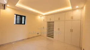 5bdrm House in Accra Metropolitan for sale
