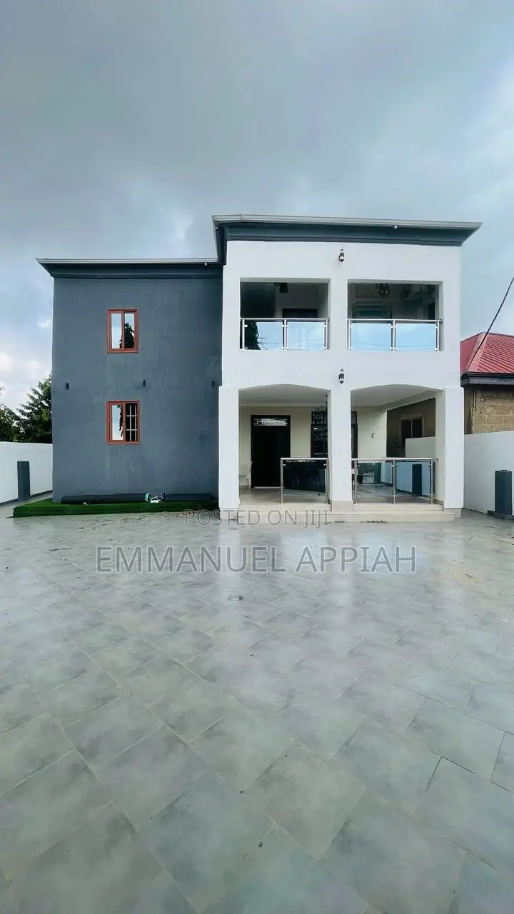 Furnished 6bdrm House in Ablekuma for sale