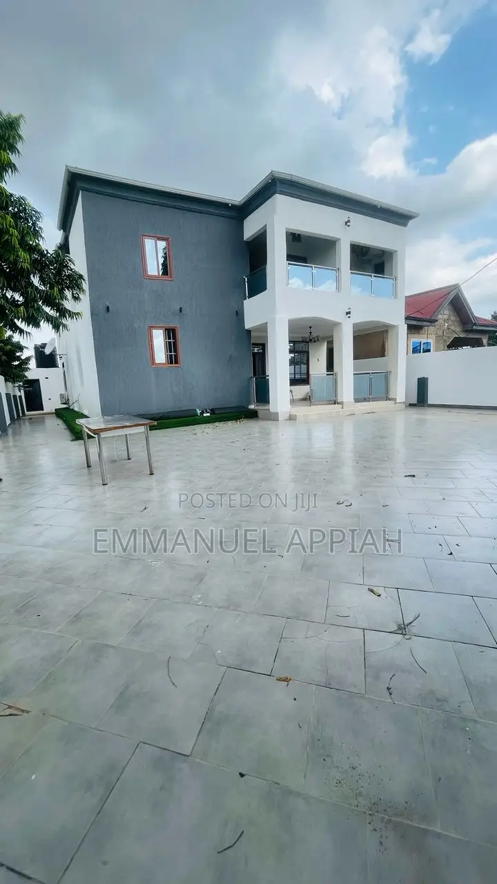Furnished 6bdrm House in Ablekuma for sale