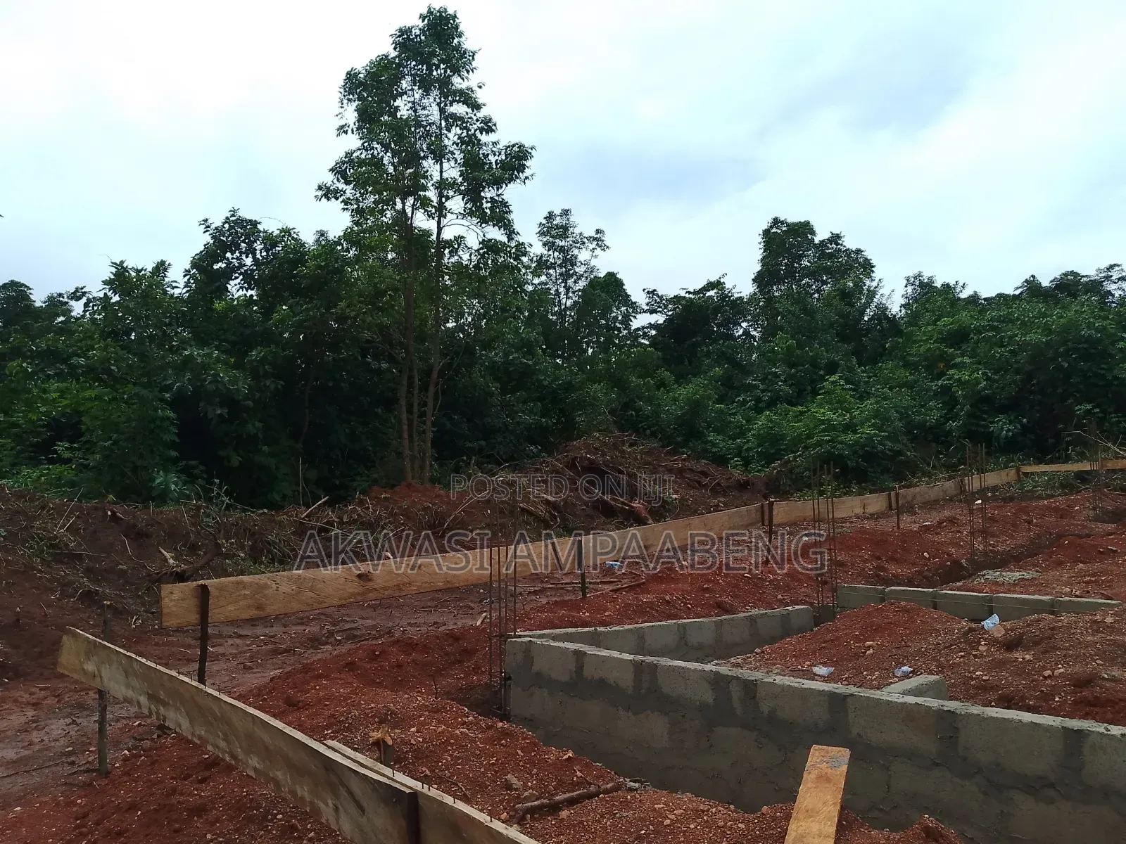 Full Plot at Ejisu Kwaso 100*80 the Plot Is Behind the Foundation