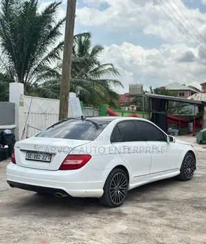 Mercedes-Benz C300 Luxury 4Matic Sedan AWD (3.0L 6cyl 7A) 2010 White
