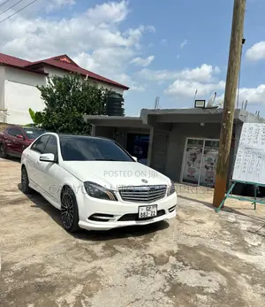 Mercedes-Benz C300 Luxury 4Matic Sedan AWD (3.0L 6cyl 7A) 2010 White