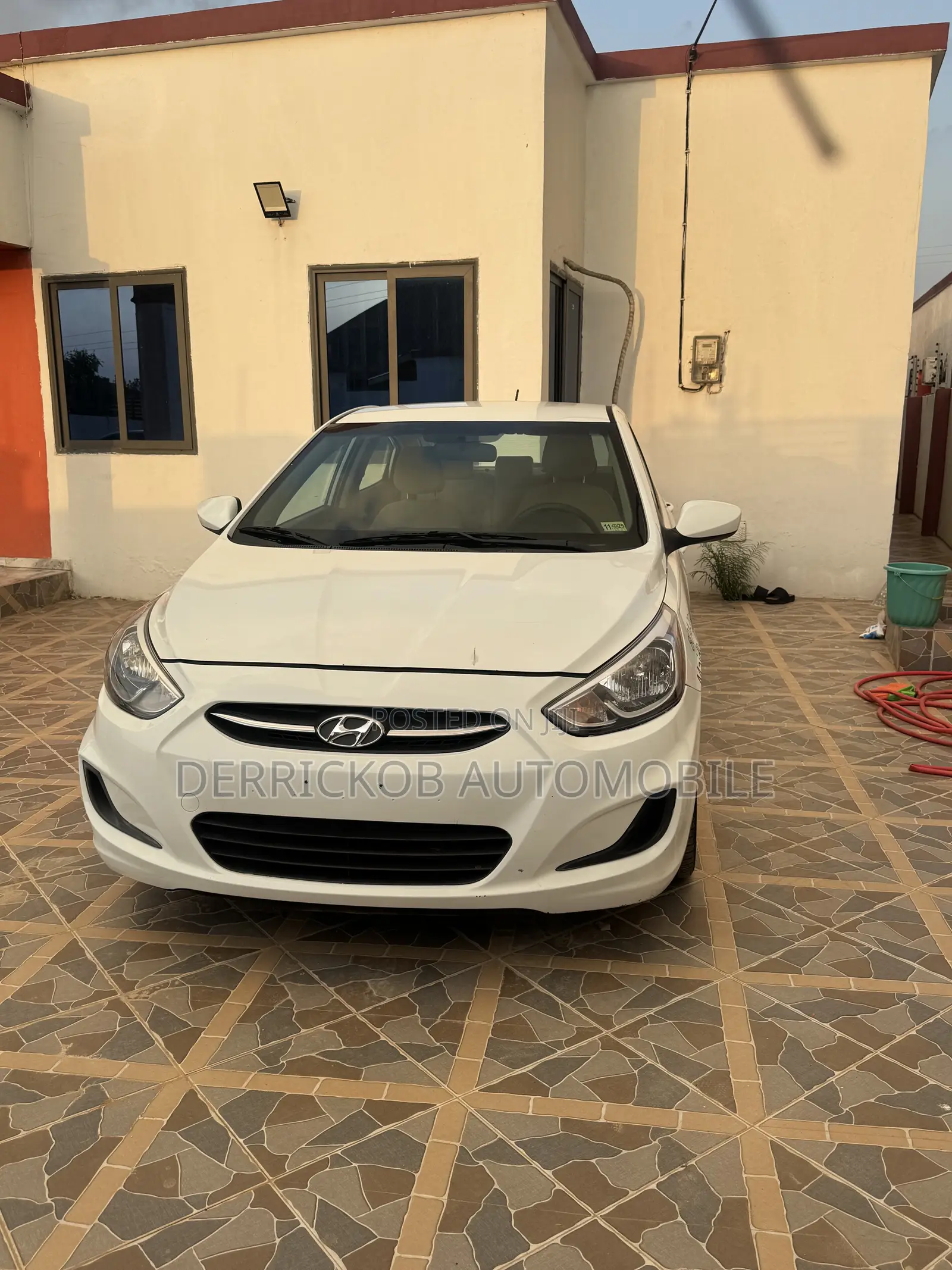 Hyundai Accent SE Sedan 2017 White