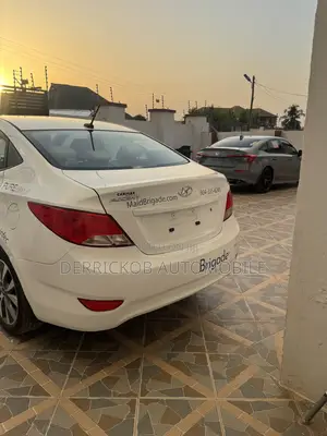 Hyundai Accent SE Sedan 2017 White