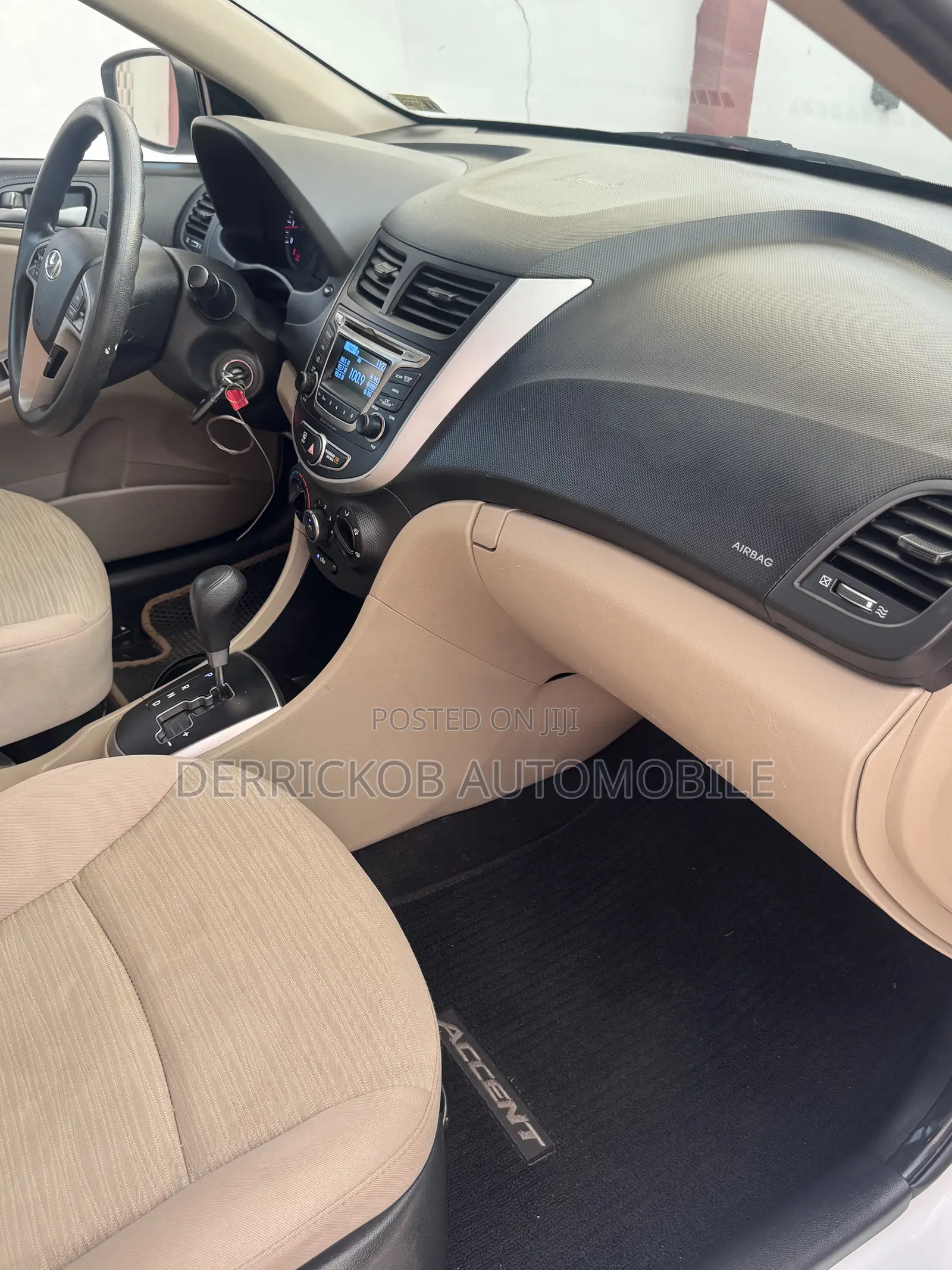 Hyundai Accent SE Sedan 2017 White