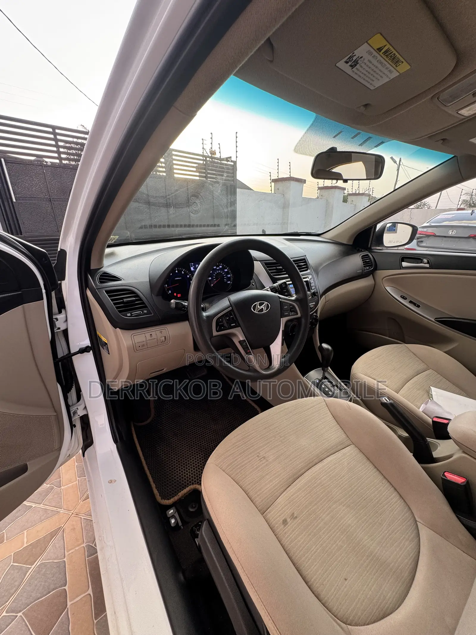 Hyundai Accent SE Sedan 2017 White