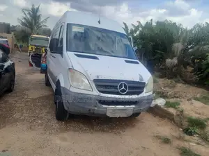 Mercedes-Benz Sprinter 2500 144 Cargo 2011 White