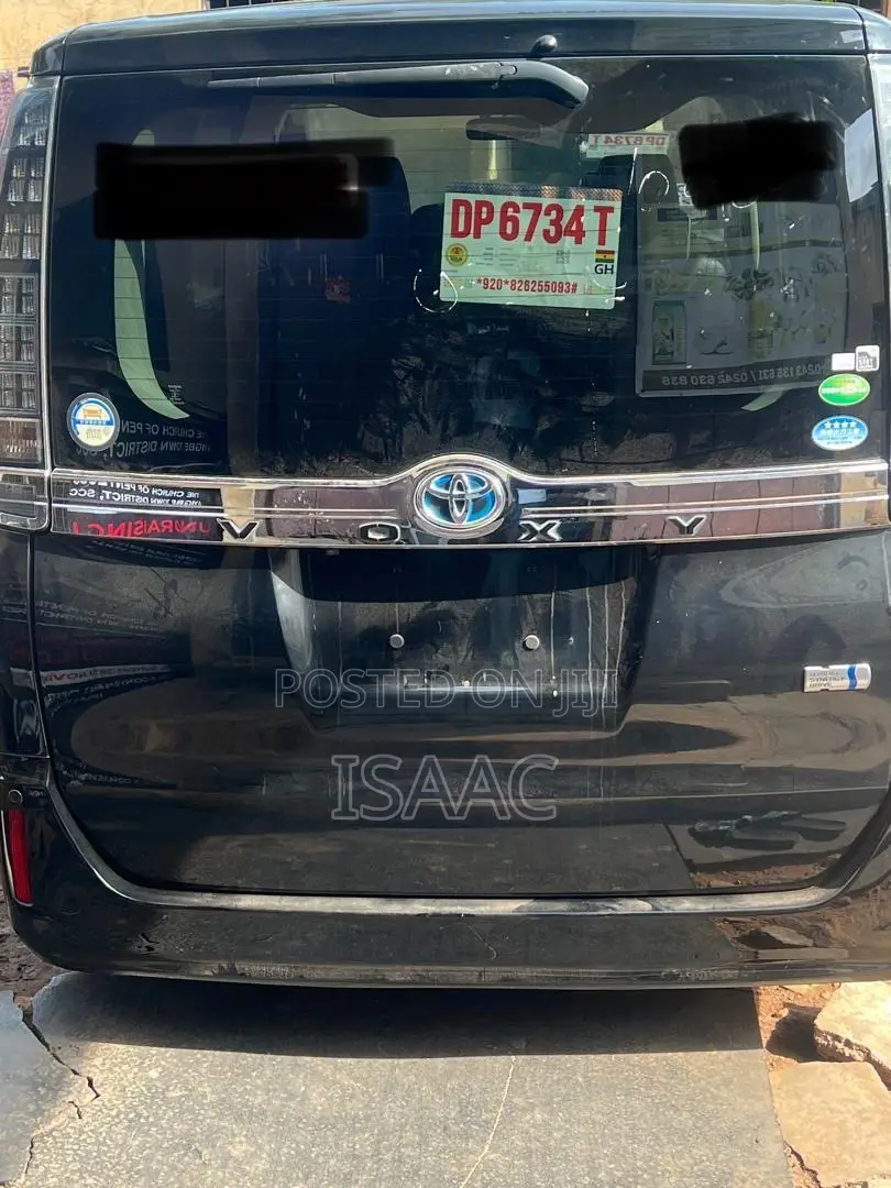 Toyota Voxy 2015 Black