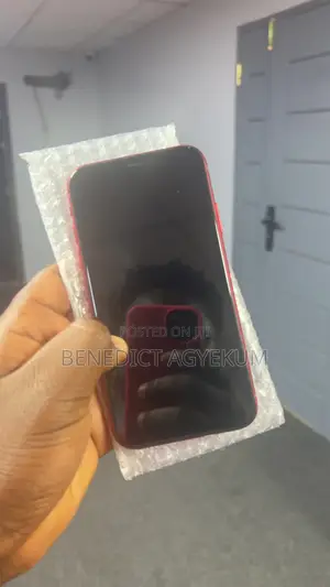Apple iPhone 11 64 GB Red