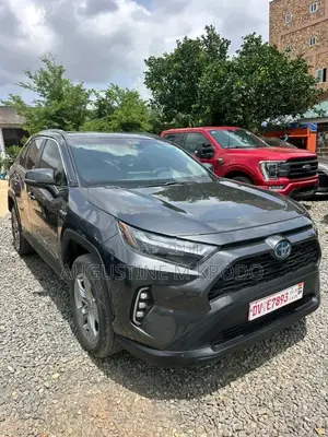Toyota RAV4 XLE 2022 Black