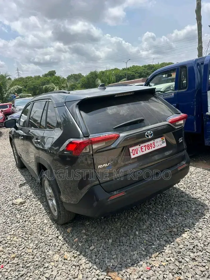 Toyota RAV4 XLE 2022 Black
