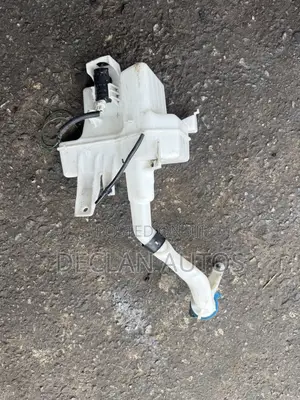 Honda Accord 2018,2019,2020,2021 Wiper Bottle/ Container With Motor