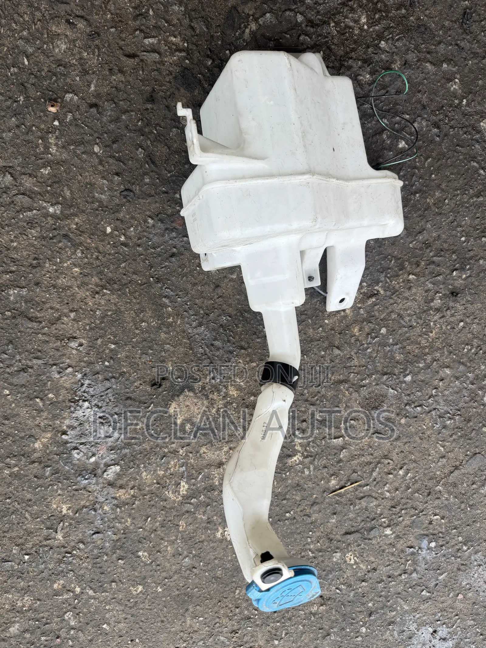 Honda Accord 2018,2019,2020,2021 Wiper Bottle/ Container With Motor