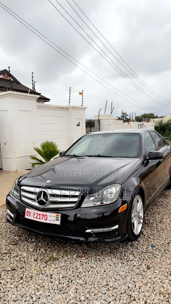 Mercedes-Benz C250 2012 Black