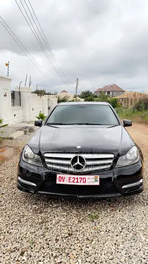 Mercedes-Benz C250 2012 Black