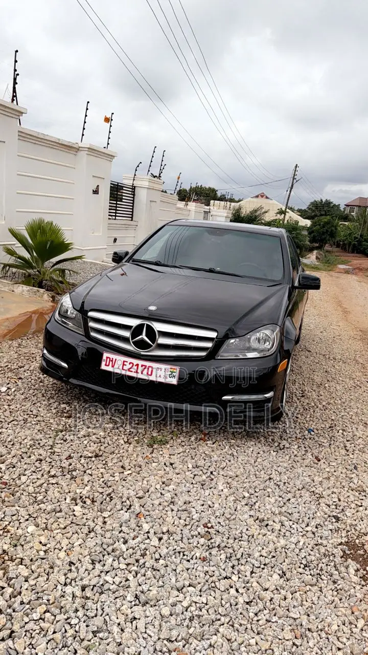 Mercedes-Benz C250 2012 Black