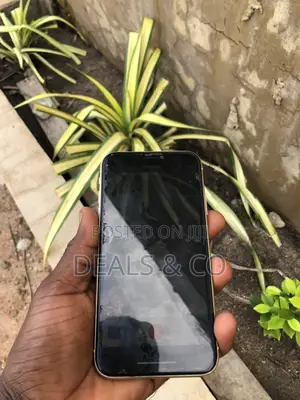 Apple iPhone XR 64 GB Yellow