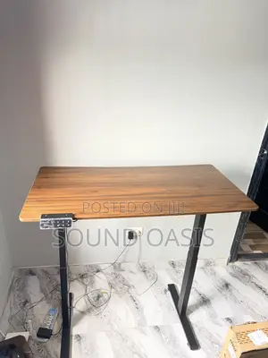 Electric Height-Adjustable Standing Desk(Stand and Sit)