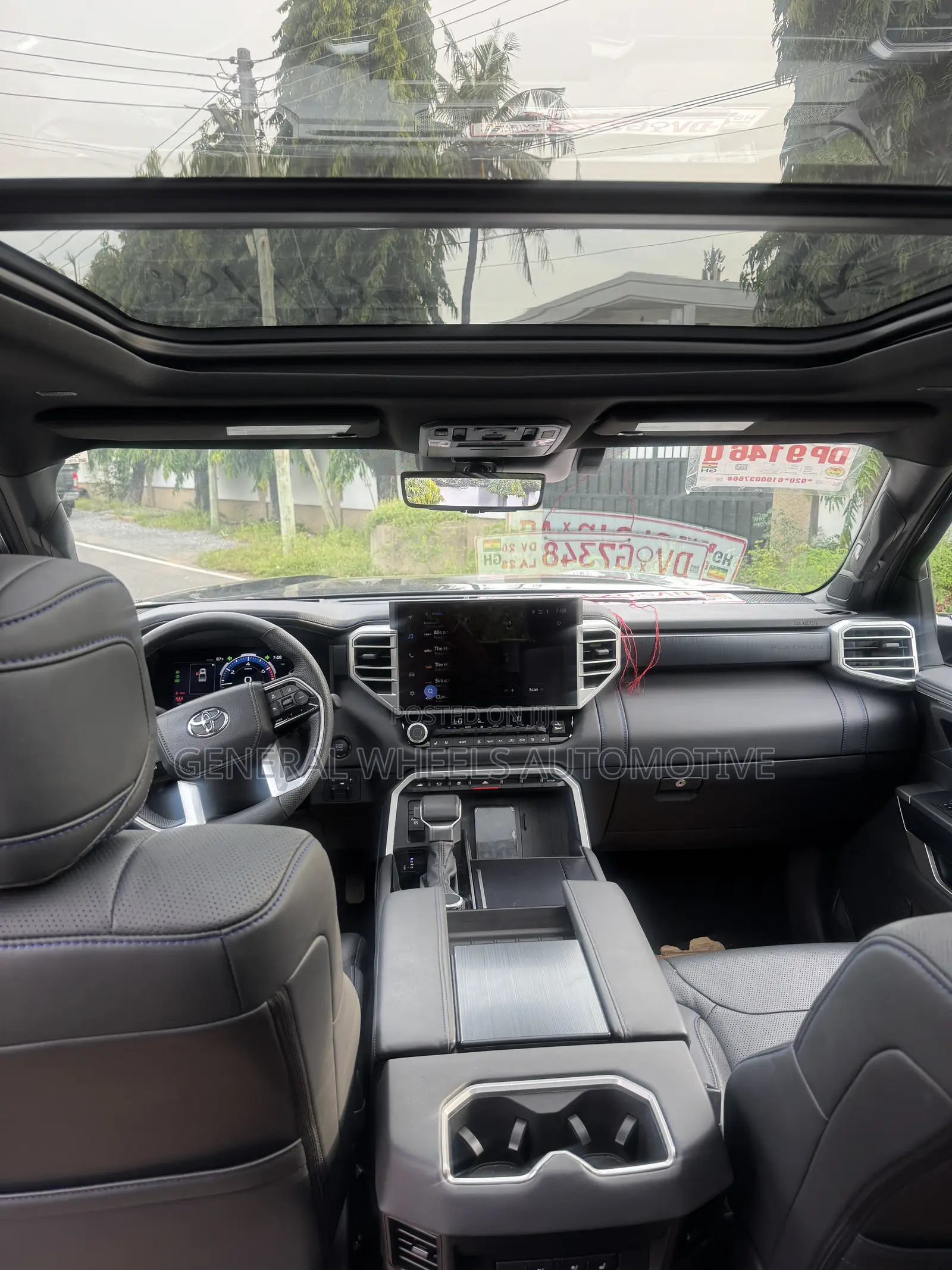 Toyota Tundra Platinum CrewMax 4WD SB w/5.5' Bed 2025 Blue