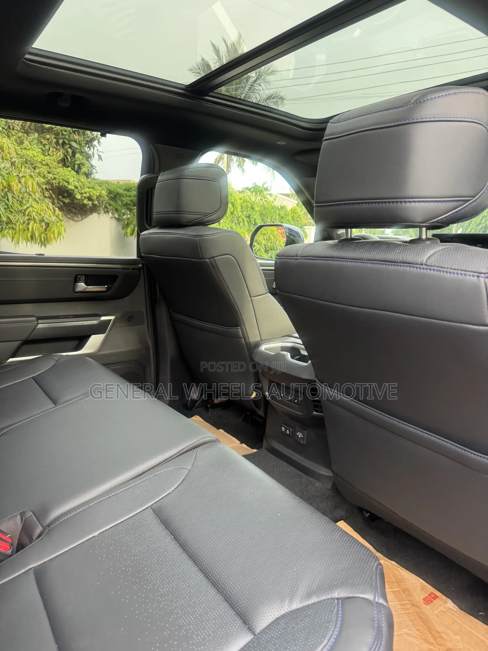 Toyota Tundra Platinum CrewMax 4WD SB w/5.5' Bed 2025 Blue