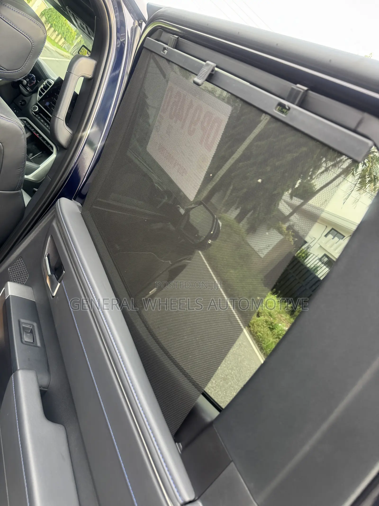 Toyota Tundra Platinum CrewMax 4WD SB w/5.5' Bed 2025 Blue
