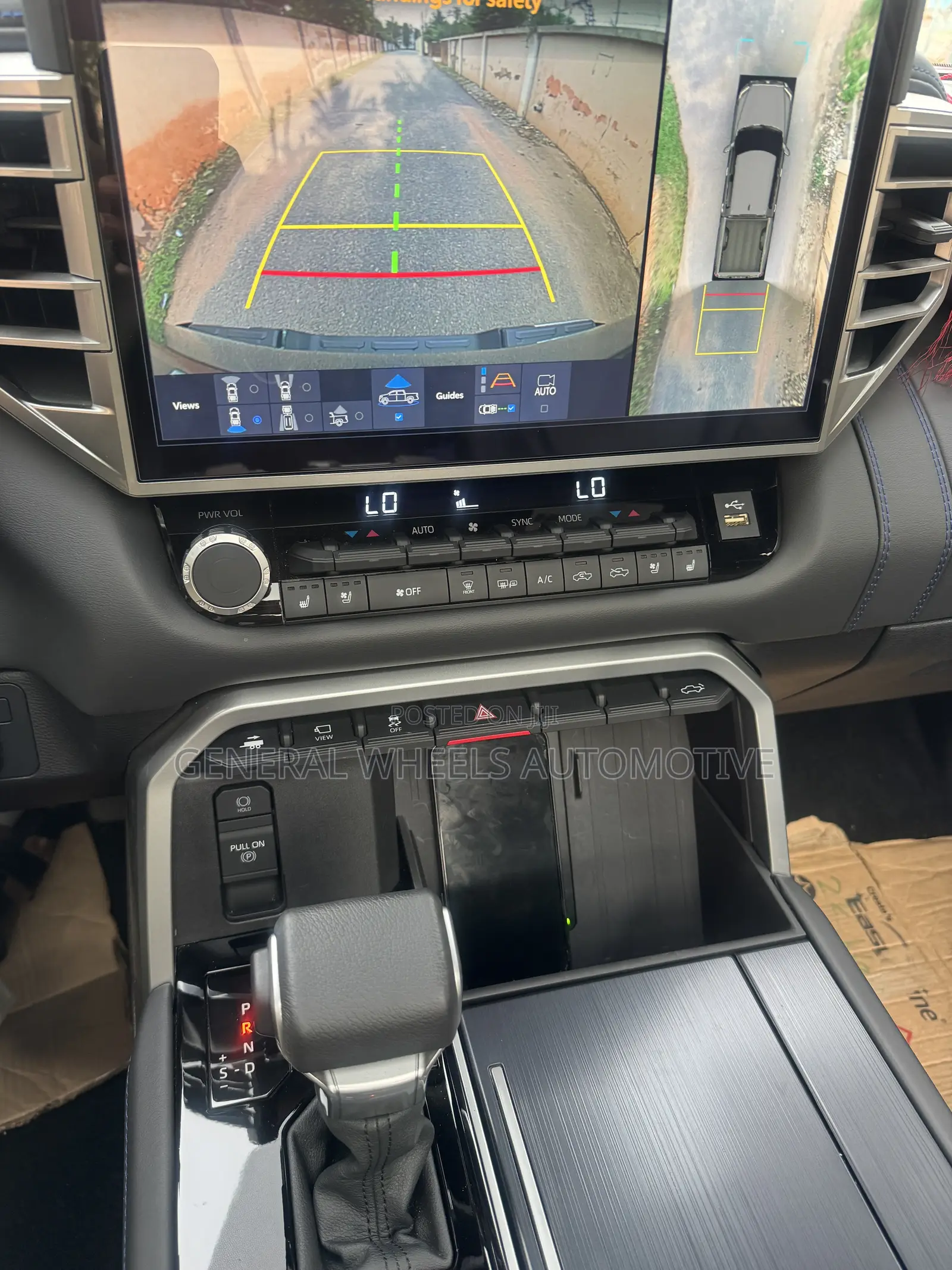 Toyota Tundra Platinum CrewMax 4WD SB w/5.5' Bed 2025 Blue