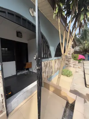 2bdrm Apartment in West Hills Mall Area for rent