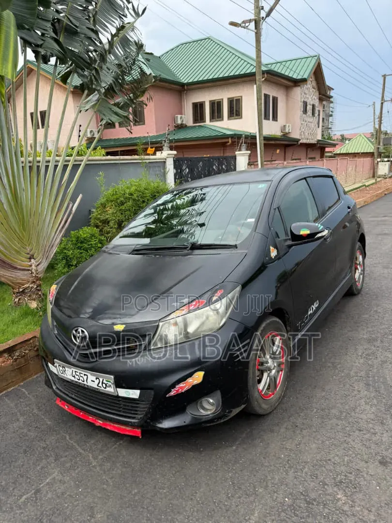 Toyota Yaris 2014 Black