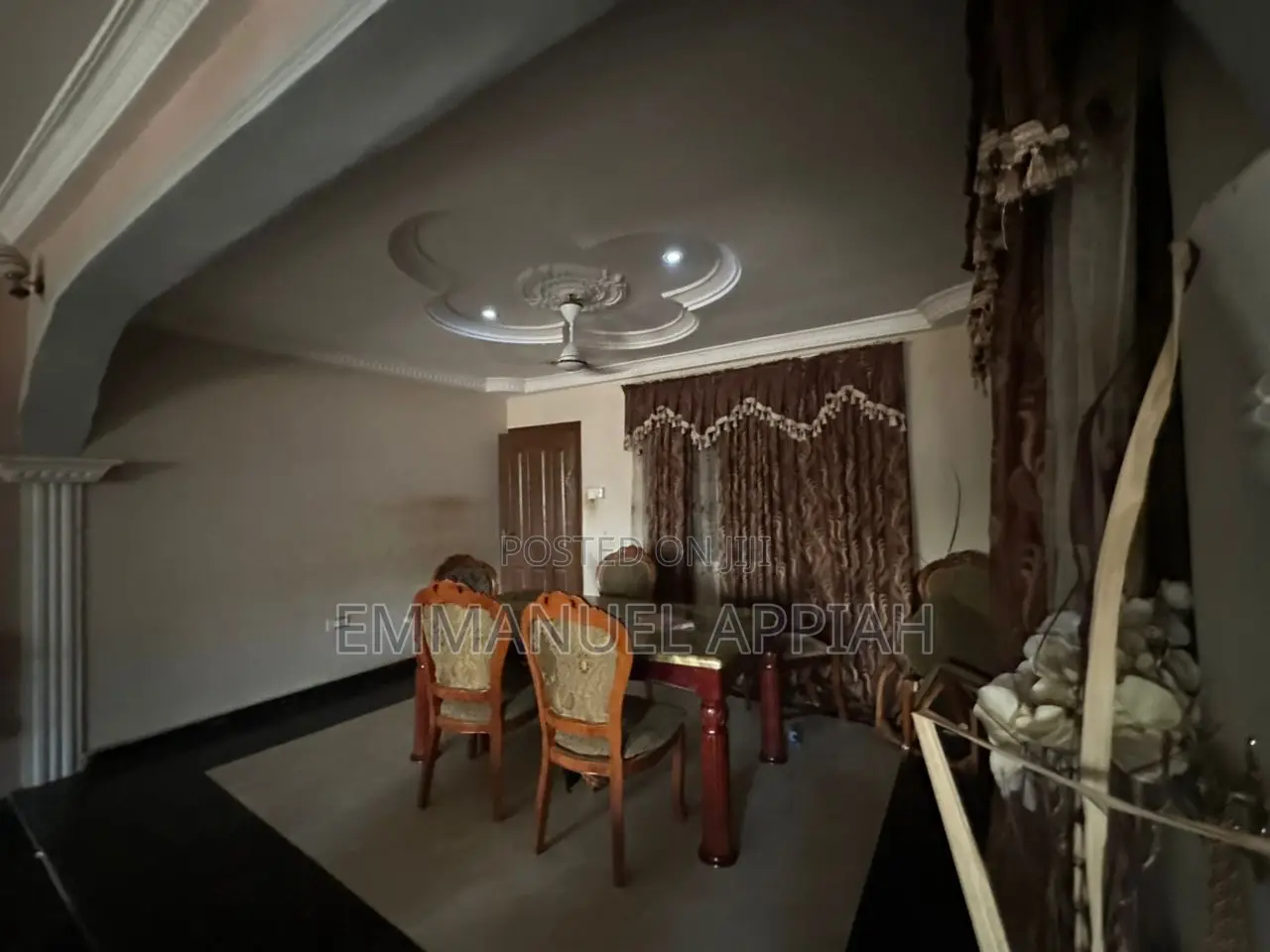7bdrm House in Kuntuse, Accra Metropolitan for sale