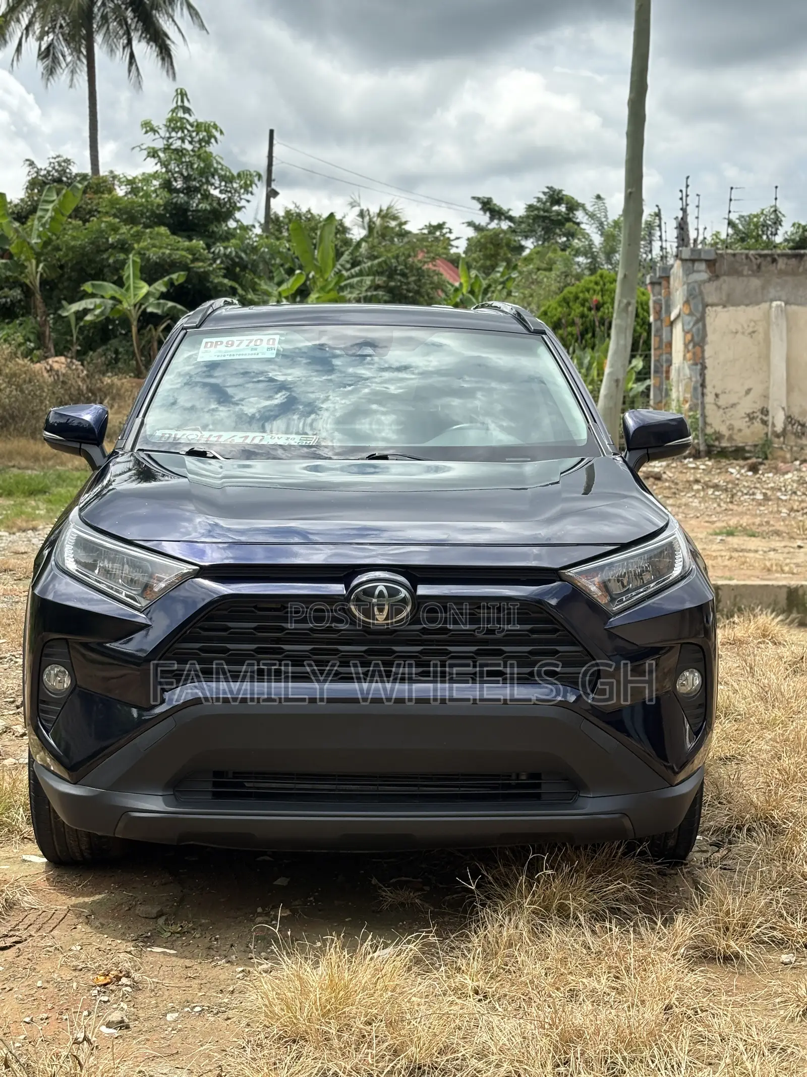 Toyota RAV4 XLE 2021 Purple